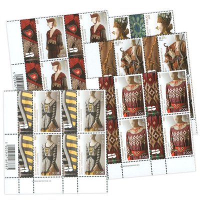 6/2023 Lower left block of 4 stamps «Costumes of the Theatre»